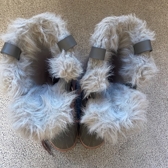 Sorel Boots - Picture 3 of 9